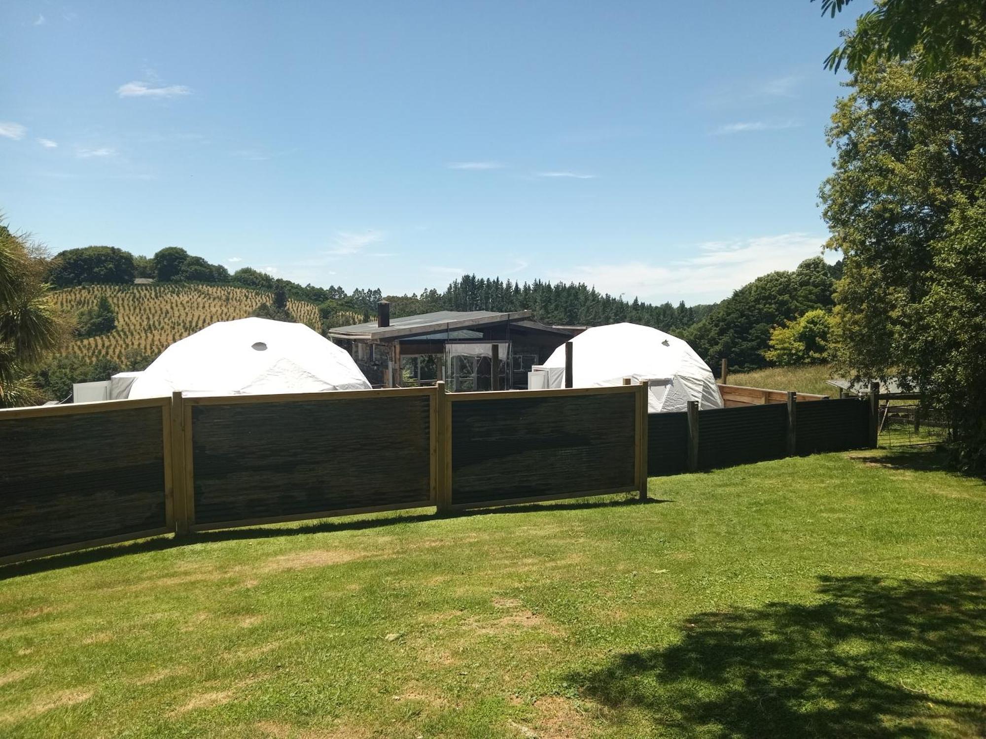 Отель Oakridge Glamping Роторуа Экстерьер фото
